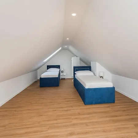 Czwarte Pietro 格丁尼亚